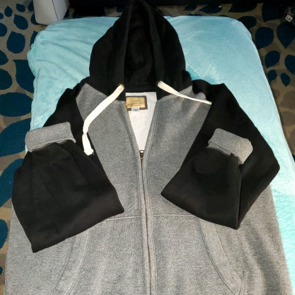 Roebuck & Co zip up hoodie Large